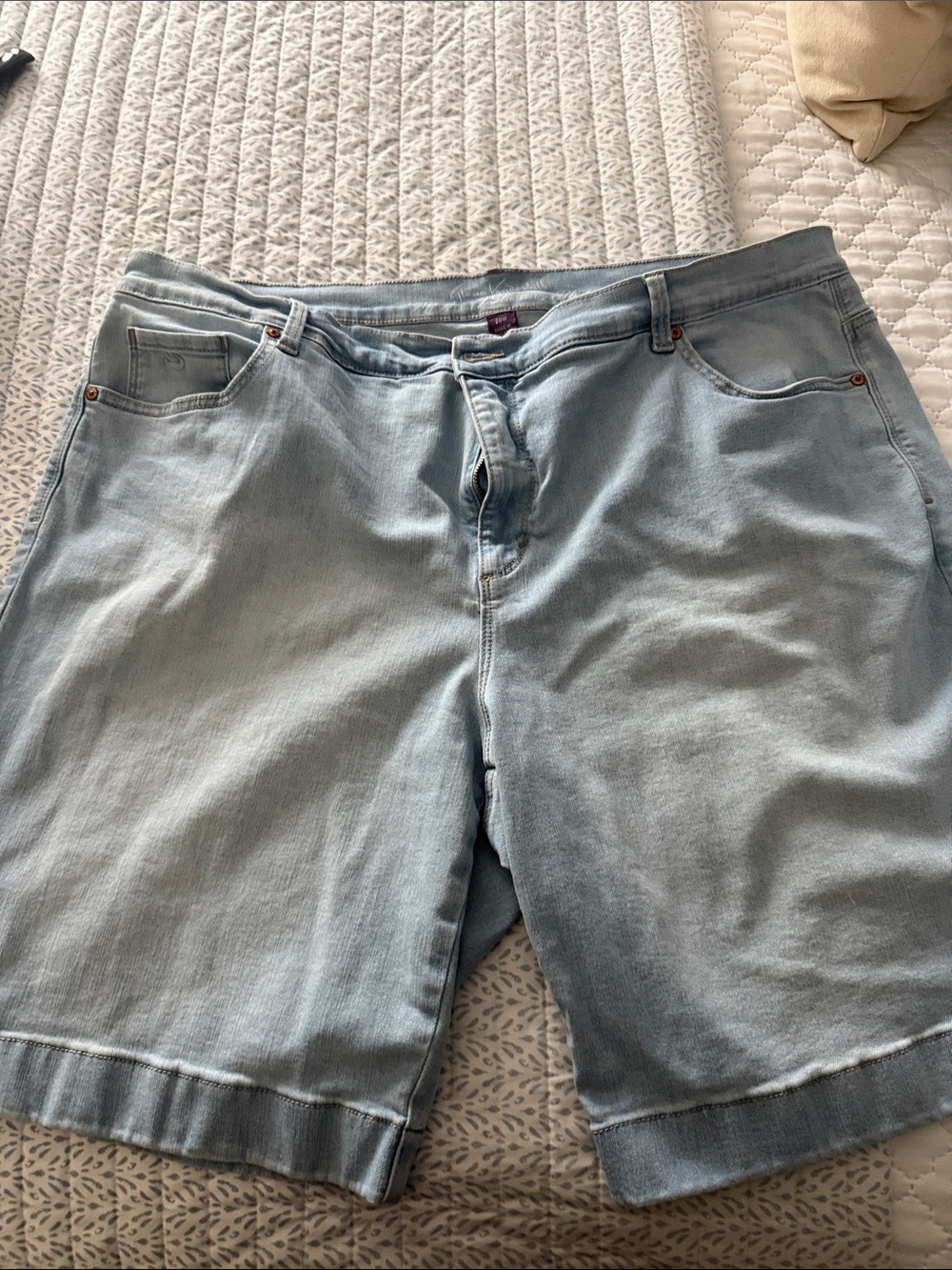 Gloria Vanderbilt Light Blue Denim Shorts